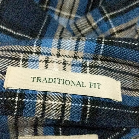 **WANTED - NOT FOR SALE**  L.L.Bean Men's Plaid Flannel Shirt Traditional Fit - Picture 4 of 5